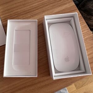 Apple Magic Mouse in Sleek White